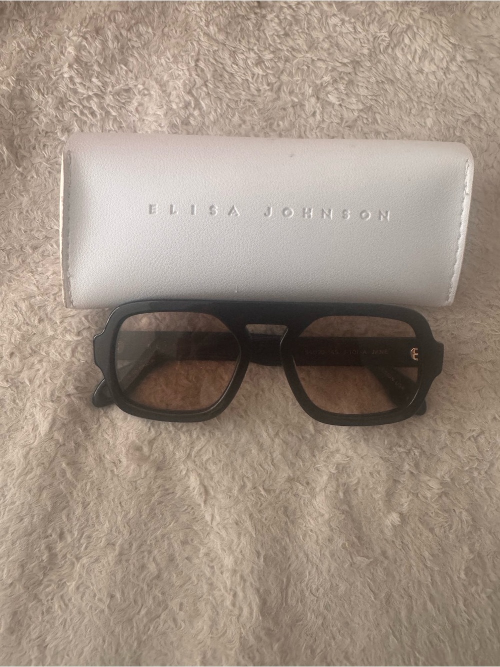 Black Frame Women's Sunglasses with Brown Lenses - Picture 4 of 6